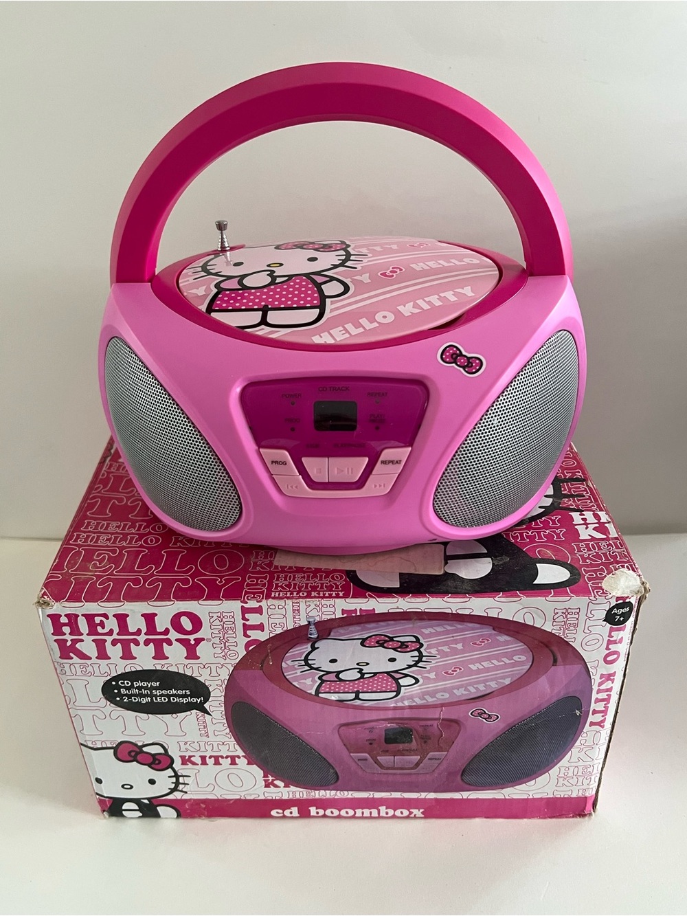 Hello Kitty portable AM/FM stereo boombox